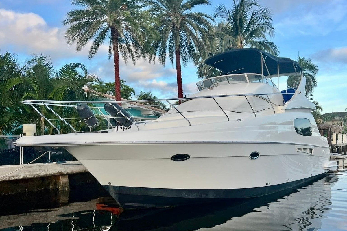 2001 Silverton 410 Sport Bridge - Sold Boat