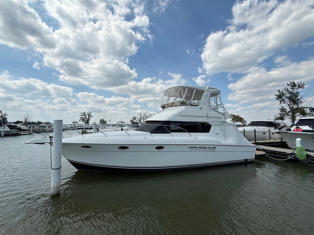 2000 Silverton 42 Convertible - Sold Boat