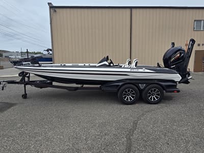 BOATZON | Skeeter FXR Series FXR21 Apex 2026