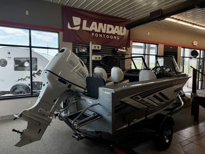BOATZON | Smoker Craft Ultima Legacy 172 2023