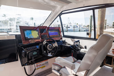 BOATZON | Solara Boats S310 SB 2027
