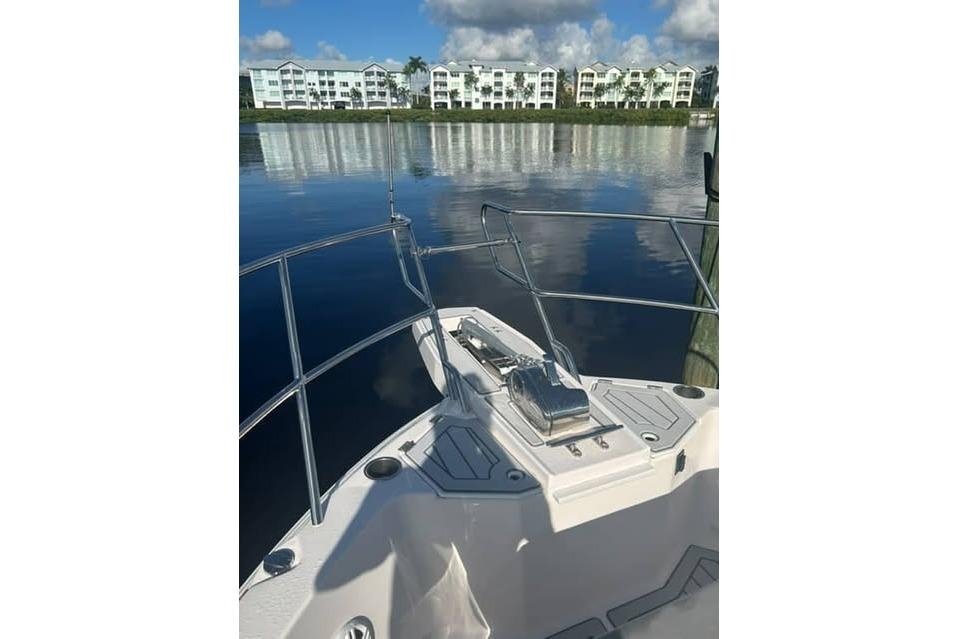 2026 Solara S310 SB - Sold Boat