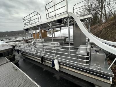 BOATZON | SolidCraft Tritoon 10x30 Double Decker 2020