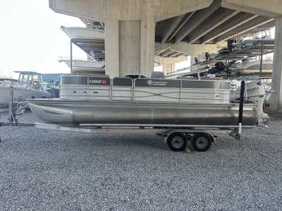 BOATZON | South Bay 200 Series 23 FOOT150HP TRITOON 2018