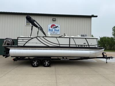 BOATZON | South Bay 500 Series 2017