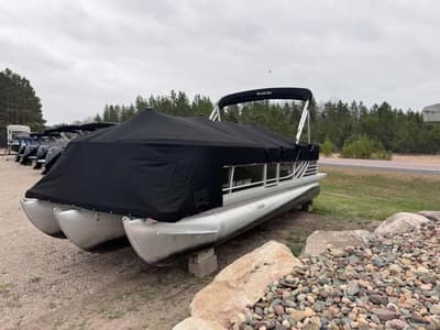 BOATZON | South Bay 722 CR TT IO 2011