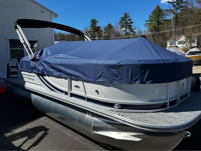 BOATZON | South Bay LE Series 220CR 2026