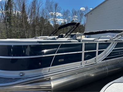 BOATZON | South Bay LE Series 222CR2 2026