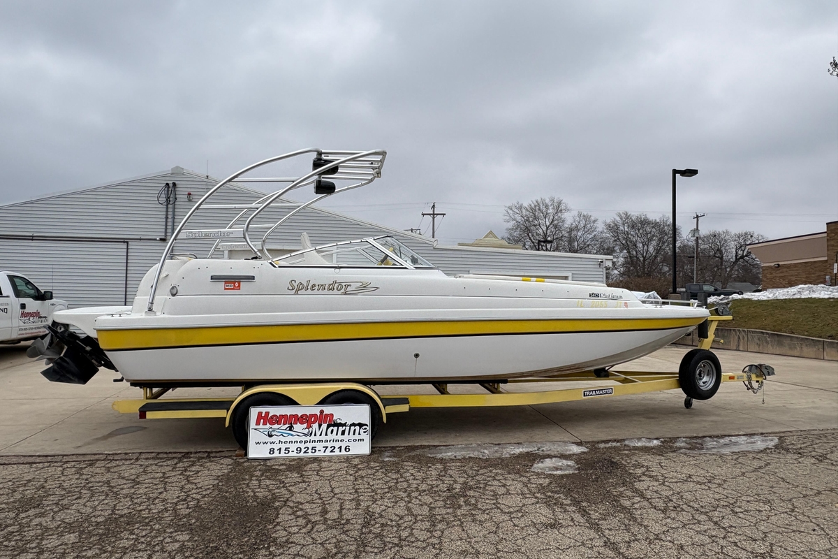 2003 Splendor 240 Platinum - Sold Boat