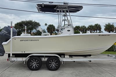 BOATZON | Sportsman Heritage 211 Center Console 2013