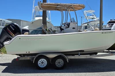 BOATZON | Sportsman Heritage 211 Center Console 2016