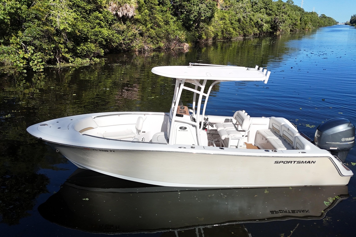 2015 Sportsman Heritage 231 Center Console - Sold Boat