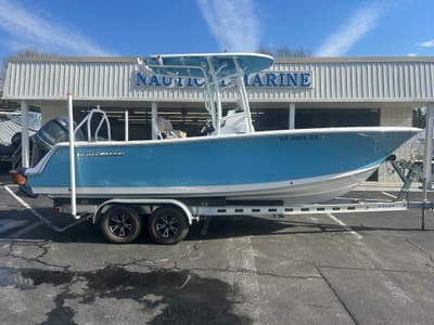 BOATZON | Sportsman Heritage 231 Center Console 2020