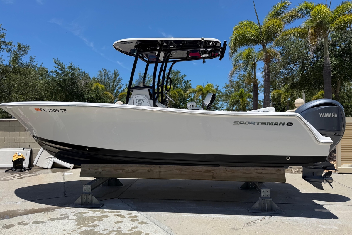 2022 Sportsman Heritage 231 Center Console - Sold Boat