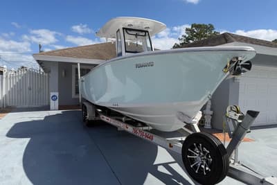 BOATZON | Sportsman Heritage 231 Center Console 2024