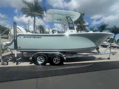 BOATZON | Sportsman Heritage 231 Center Console 2026