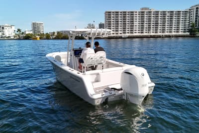 BOATZON | Sportsman Heritage 241 Center Console 2018