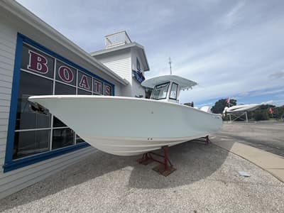 BOATZON | Sportsman Heritage 251 Center Console 2027