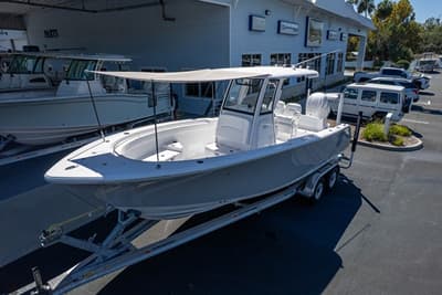 BOATZON | Sportsman Heritage 251 Center Console 2027