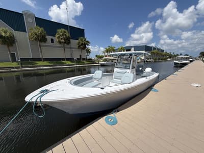 BOATZON | Sportsman Heritage 261 Center Console 2026