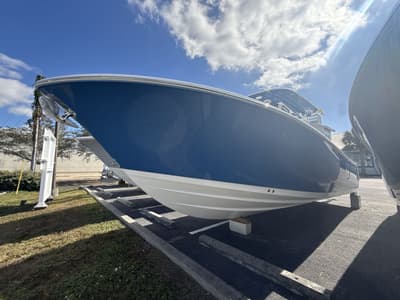 BOATZON | Sportsman Heritage 261 Center Console 2026