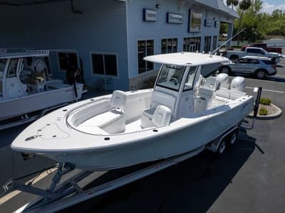 BOATZON | Sportsman Heritage 261 Center Console 2026