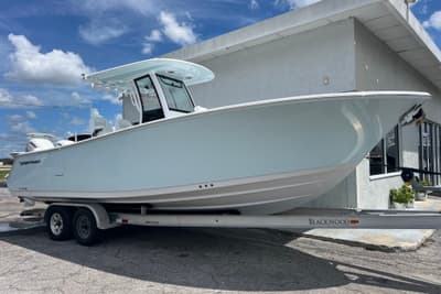 BOATZON | Sportsman Heritage 261 Center Console 2027
