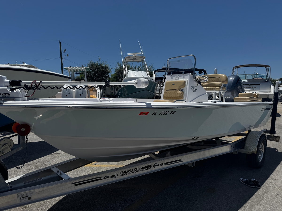 2021 Sportsman Masters 207 Bay Boat - Sold Boat
