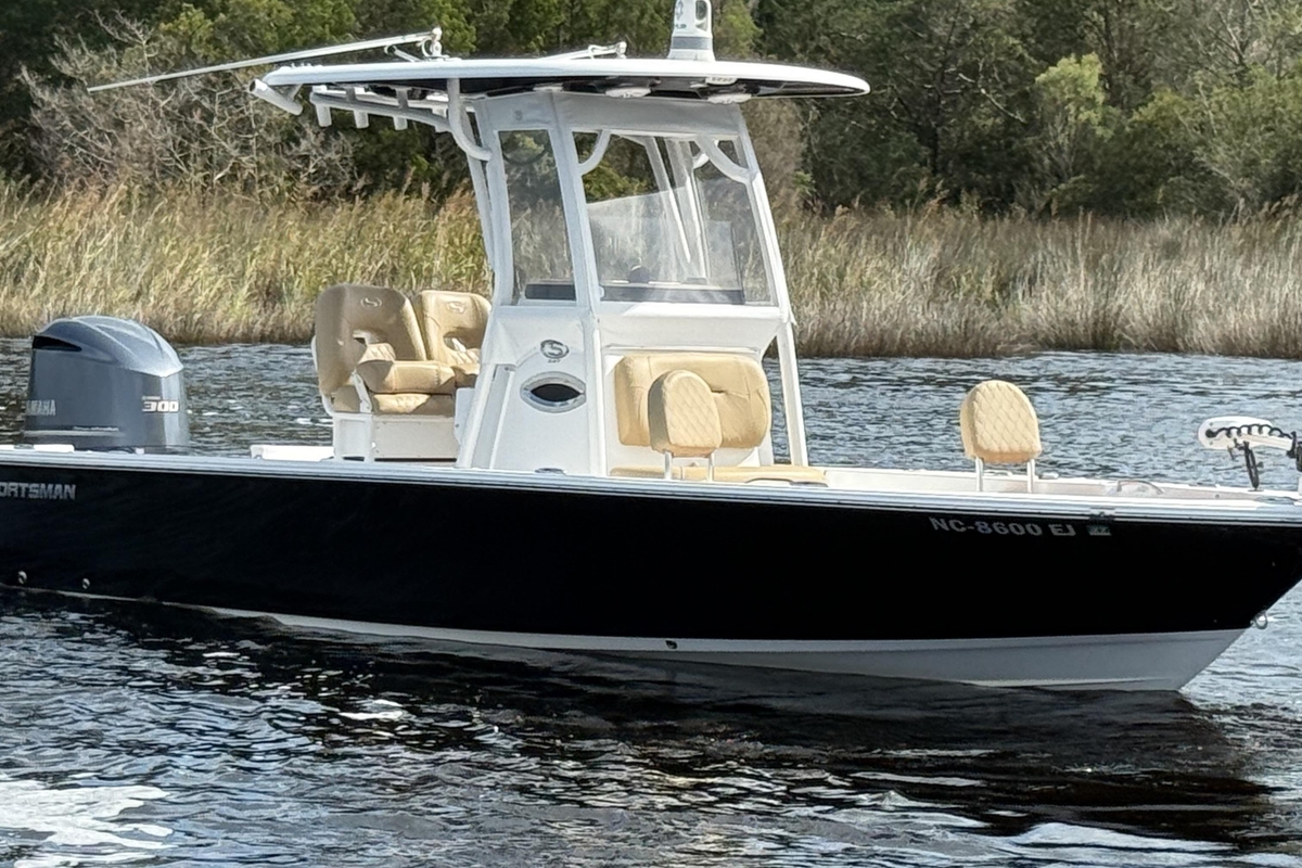 2019 Sportsman Masters 247 Bay Boat - Sold Boat