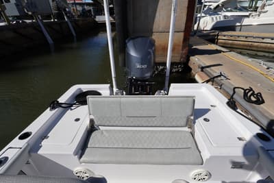 BOATZON | Sportsman MASTERS 247 BAY BOAT 2020