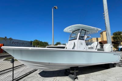 BOATZON | Sportsman Masters 247 Bay Boat 2026 BOATZON | Sportsman Masters 247 Bay Boat 2026