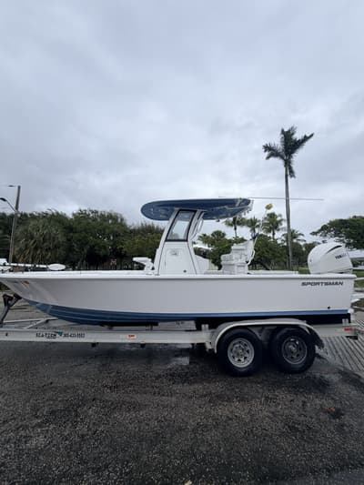 BOATZON | Sportsman Masters 247OE Bay Boat 2024