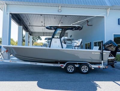 BOATZON | Sportsman Masters 247OE Bay Boat 2026