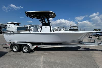 BOATZON | Sportsman Masters 247OE Bay Boat 2026