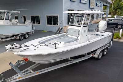 BOATZON | Sportsman Masters 247OE Bay Boat 2027