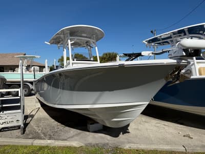 BOATZON | Sportsman Open 232 Center Console 2019