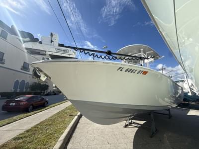 BOATZON | Sportsman Open 232 Center Console 2021