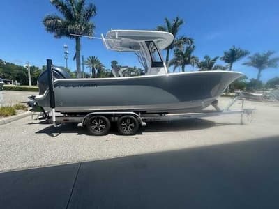 BOATZON | Sportsman Open 232 Center Console 2025