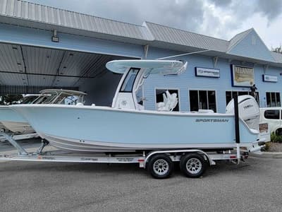 BOATZON | Sportsman Open 232 Center Console 2025