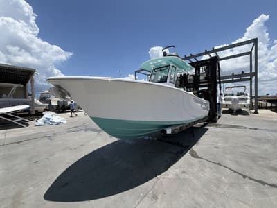 BOATZON | Sportsman Open 232 Center Console 2026