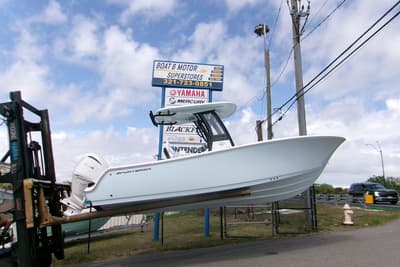 BOATZON | Sportsman Open 232 Center Console 2026