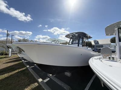 BOATZON | Sportsman Open 232 Center Console 2026