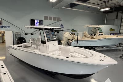 BOATZON | Sportsman Open 232 Center Console 2026