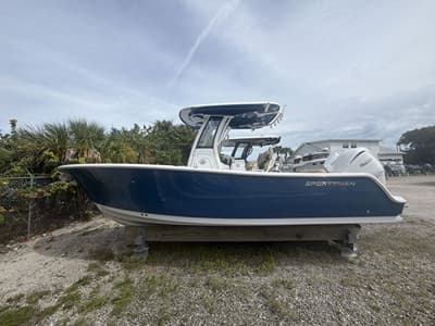 BOATZON | Sportsman Open 232 Center Console 2027
