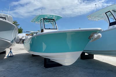 BOATZON | Sportsman Open 232 Center Console 2027
