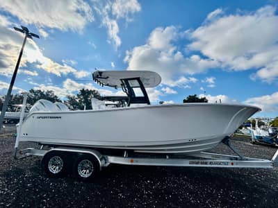 BOATZON | Sportsman Open 252 Center Console 2025