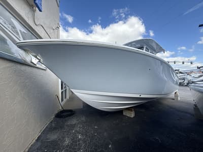 BOATZON | Sportsman Open 252 Center Console 2026