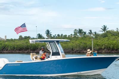 BOATZON | Sportsman Open 252 Center Console 2026