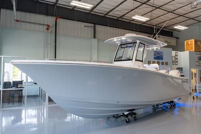 BOATZON | Sportsman Open 252 Center Console 2027