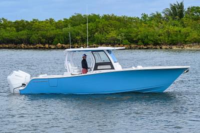 BOATZON | Sportsman Open 302 Center Console 2025